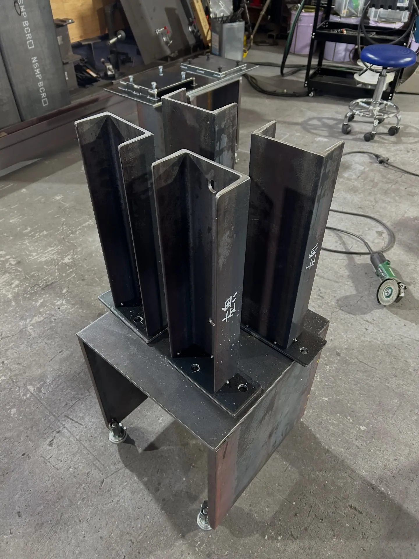 【タンクの足 製作】